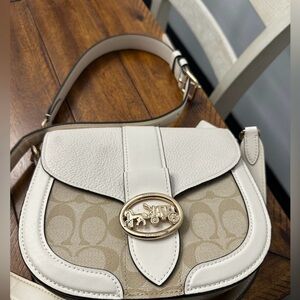Coach Georgie Crossybody Taupe/Ivory Logo